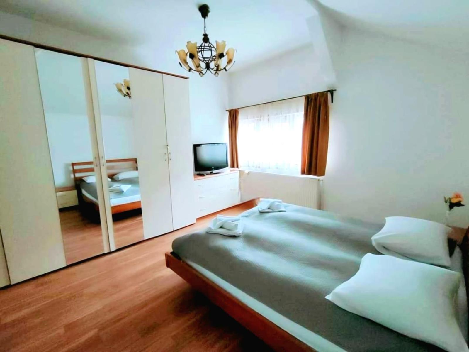 Pensiunea Cerbul - Valea Dobarlaului Exterior photo